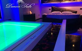 Damore Suite